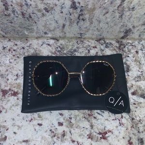 NWT Quay breeze in sunglasses